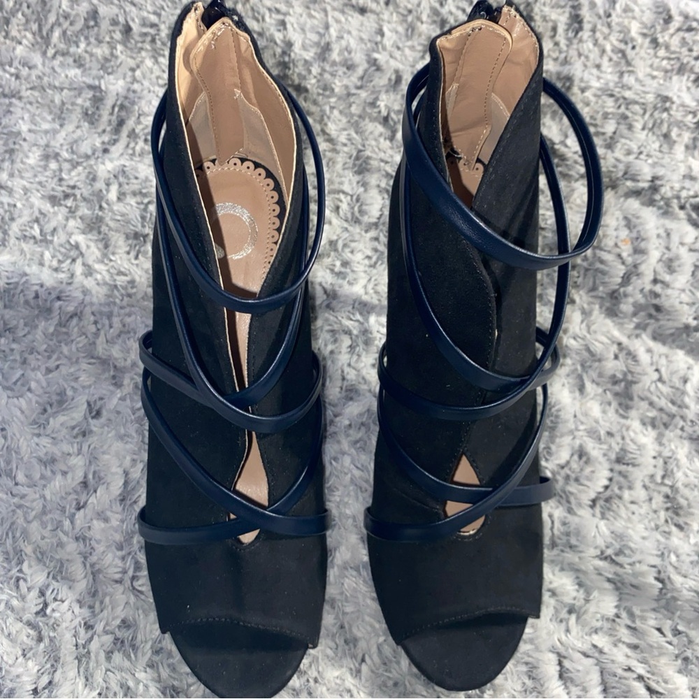 Elegant Black Strappy Women's Shoes